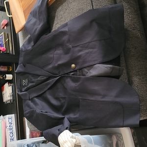 Navy blue Aritzia blazer missing button